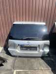 Ляжа кришка багажника nissan x-trail t31