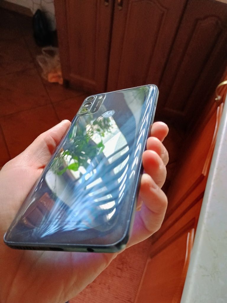 Motorola g50 5g z praktycznie nowym wyświetlaczem. Wzorowy stan.