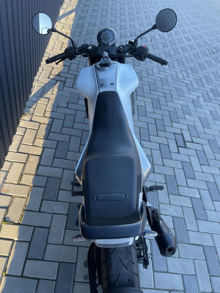 Husqvarna Vitpilen 401 2022 ( KTM DUKE 390 )