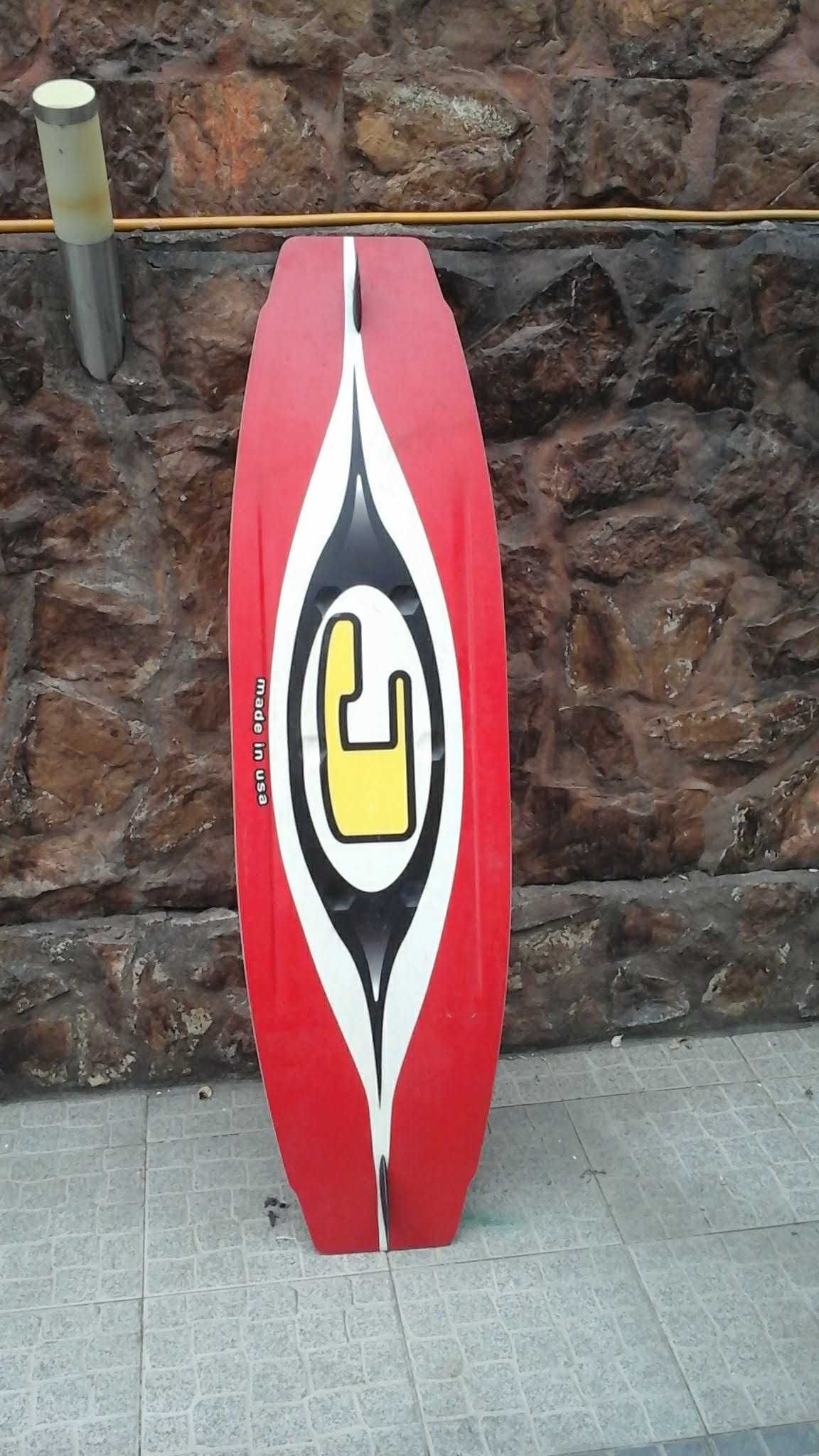 Vendo ski snowboard com pouco uso