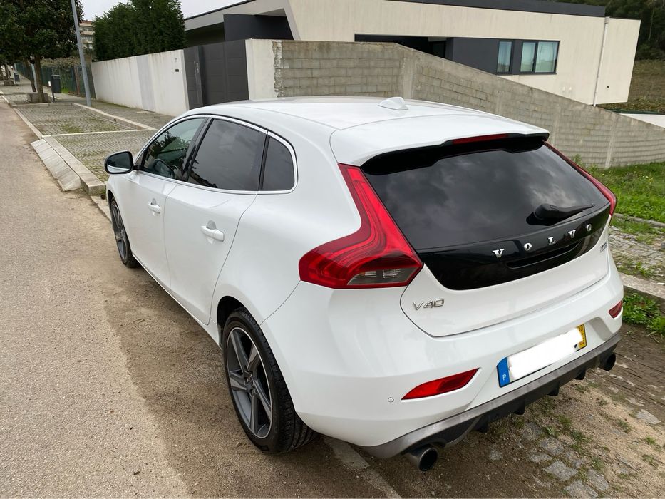 Volvo v40 R-DESIGN