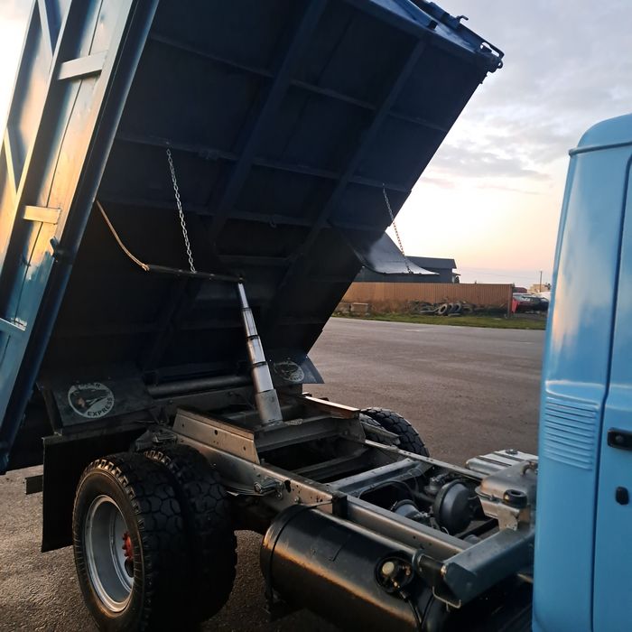 Газ 3307 після реставрації.