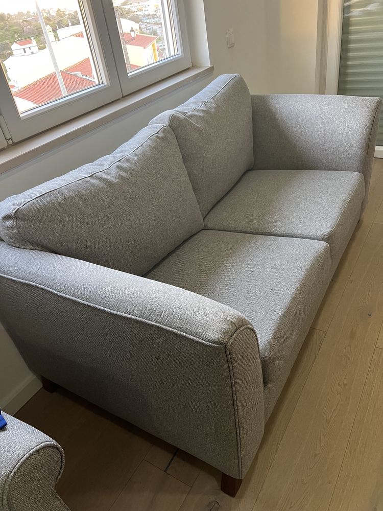 2 sofas de 2 lugares
