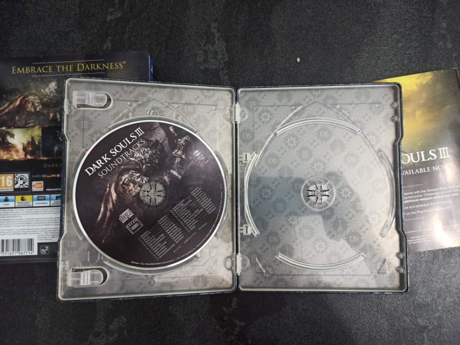 Dark Souls III – zestaw PS4 ze steelbookiem, bez płyty z grą