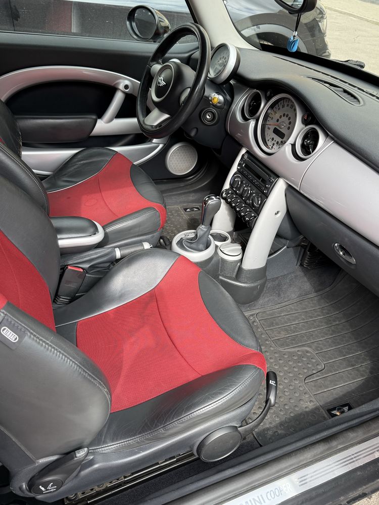 Продам свій, офіційний Mini Cooper 2006