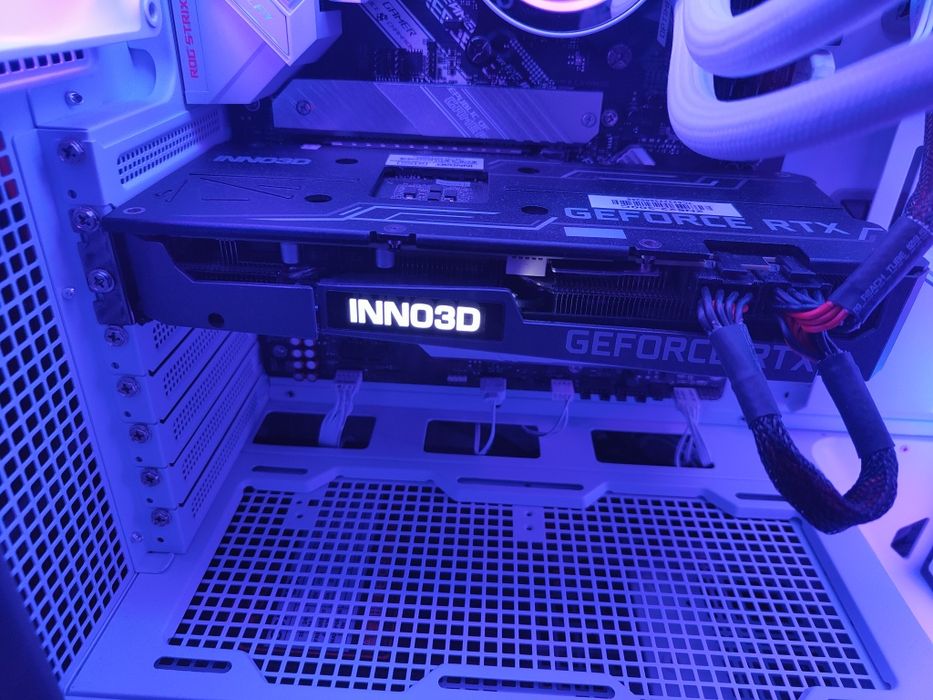 Продам видеокарту rtx3070 inno3d twin x2