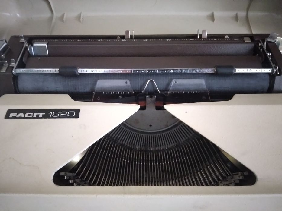 Máquina de escrever e de calcular