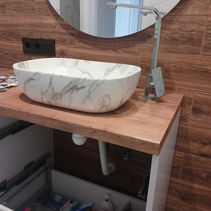 умивальник в комплекті з сифоном