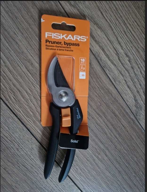 Sekator Ręczny Nożycowy Fiskars do Gałęzi i Krzewów
