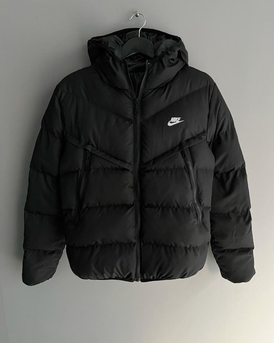 Зимова куртка Nike
