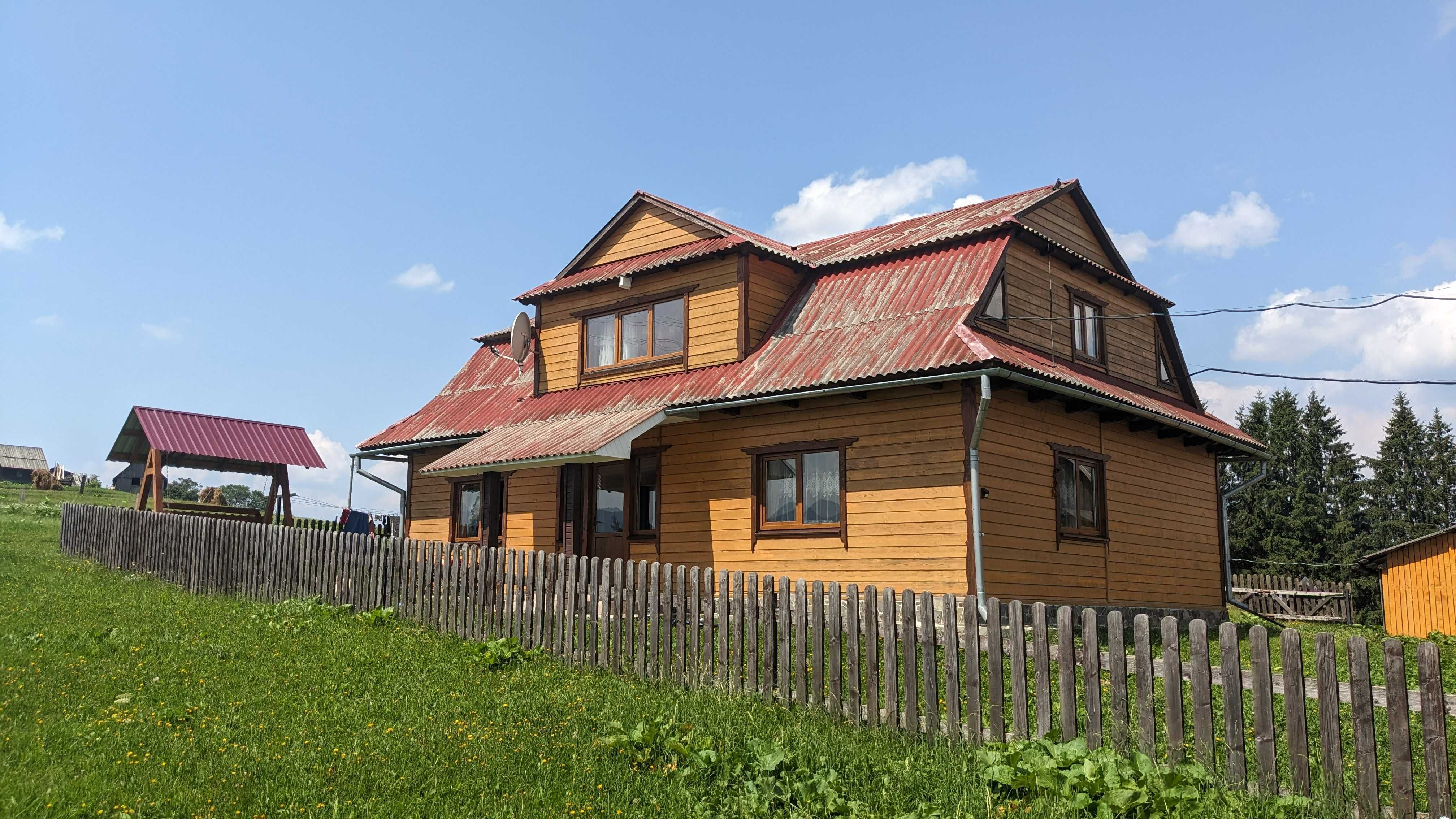 Будинок у Карпатах з видом на Говерлу та Петрос (heredzhuk-house)
