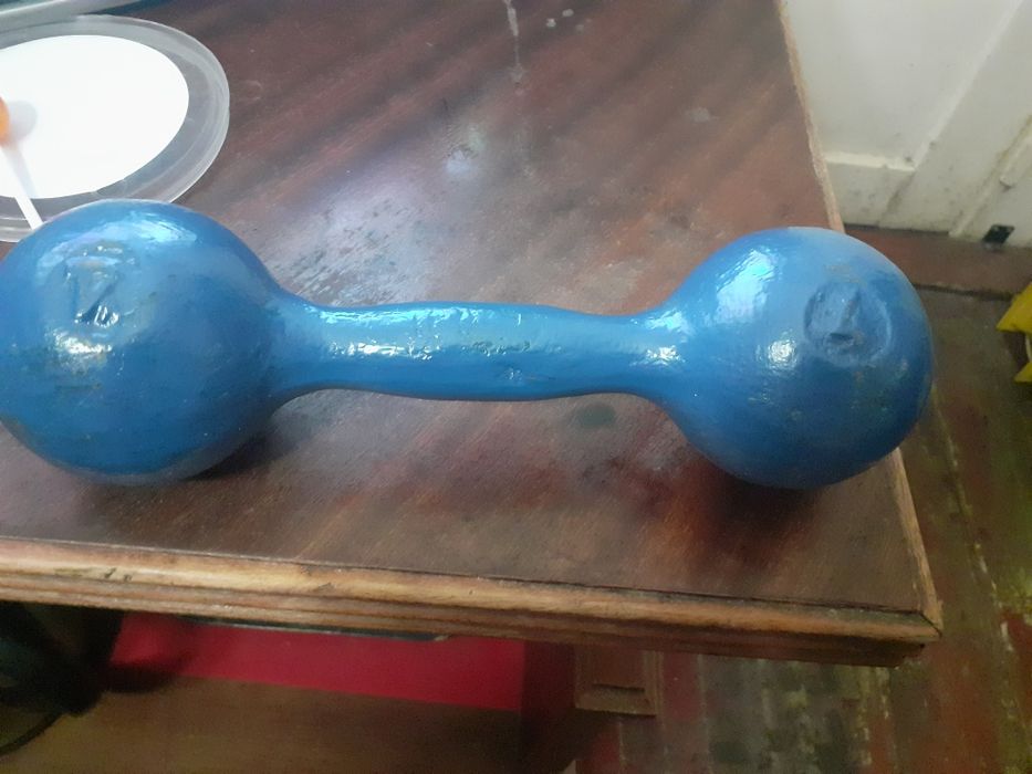 Гантеля 4кг,состояние отличное,