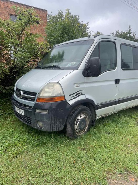 Автомобіль Опель Мовано 2005 року