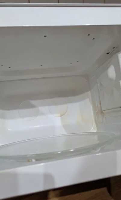 Mikrofalufka po wybuchu jajeczka