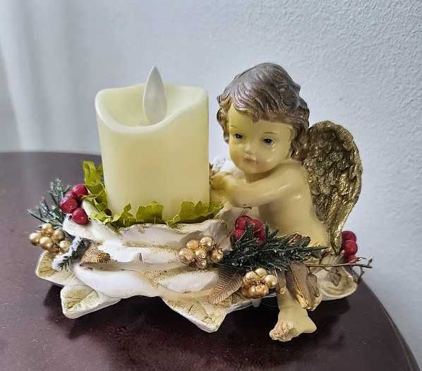 Anjo decorado com a serenidade e a magia do Natal    Artesanal
