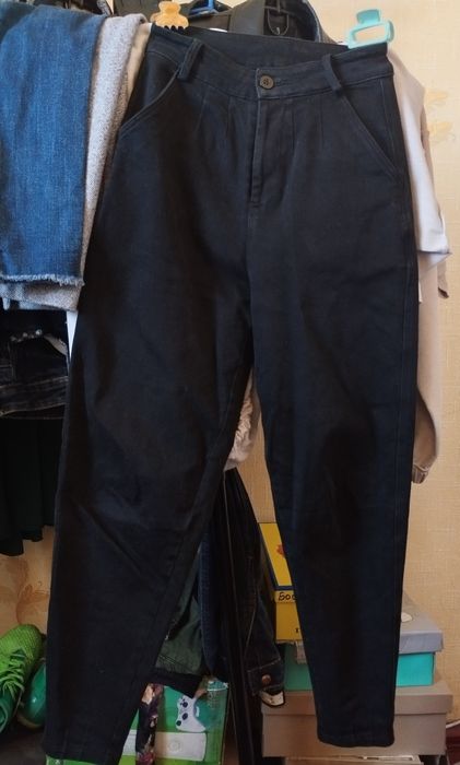 Джинси жіночі чорні