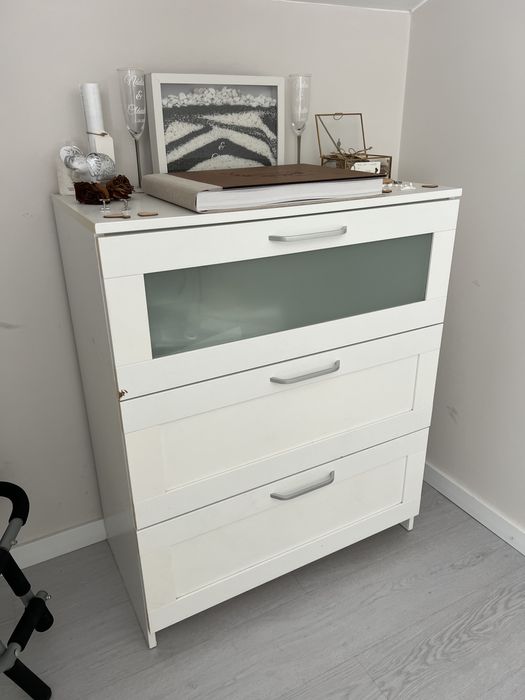 Comoda de 3 gavetas (boas condições)