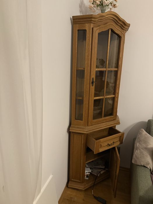 Szafka z witryną narożna