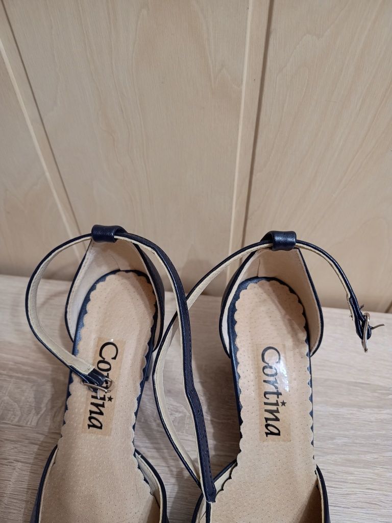 Buty czółenka granatowe r.39 Jak nowe!