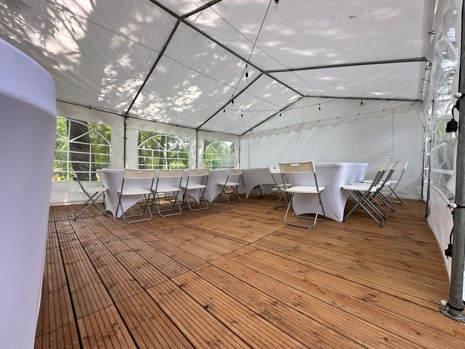 Wynajem namiotów i hal imprezowych z wyposażeniem stoły krzesła i inne