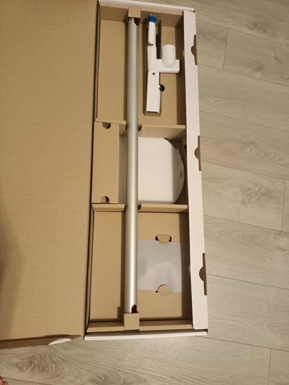 Stojak , dyson v11 dok