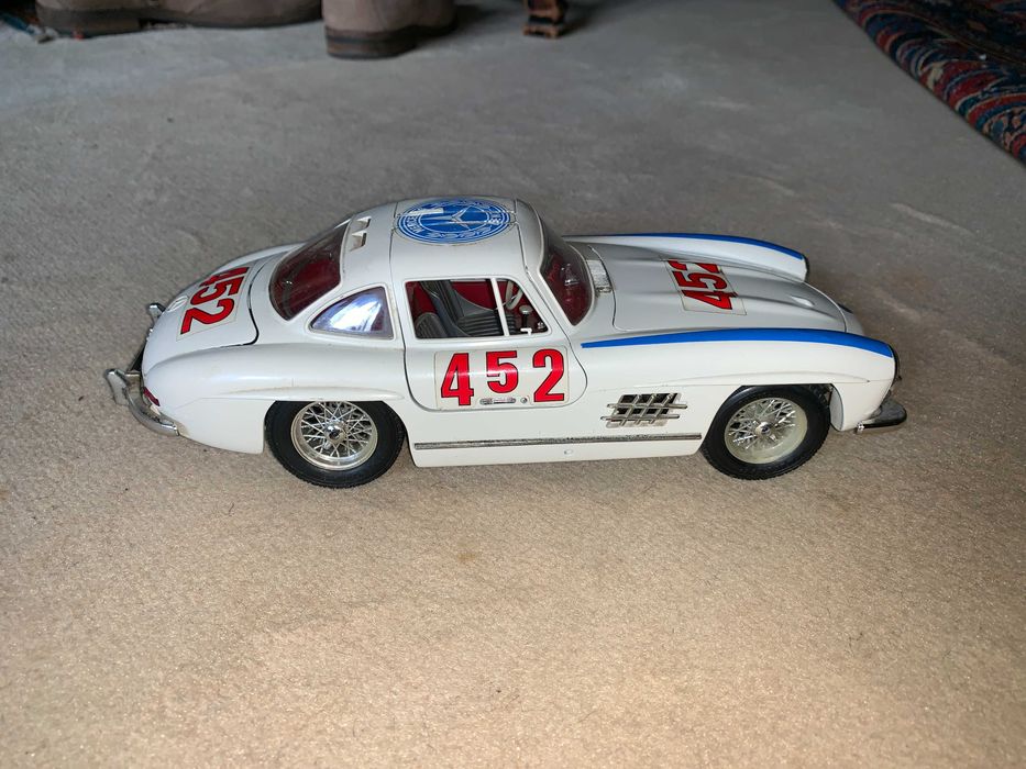 Miniatura Mercedes – Bburago