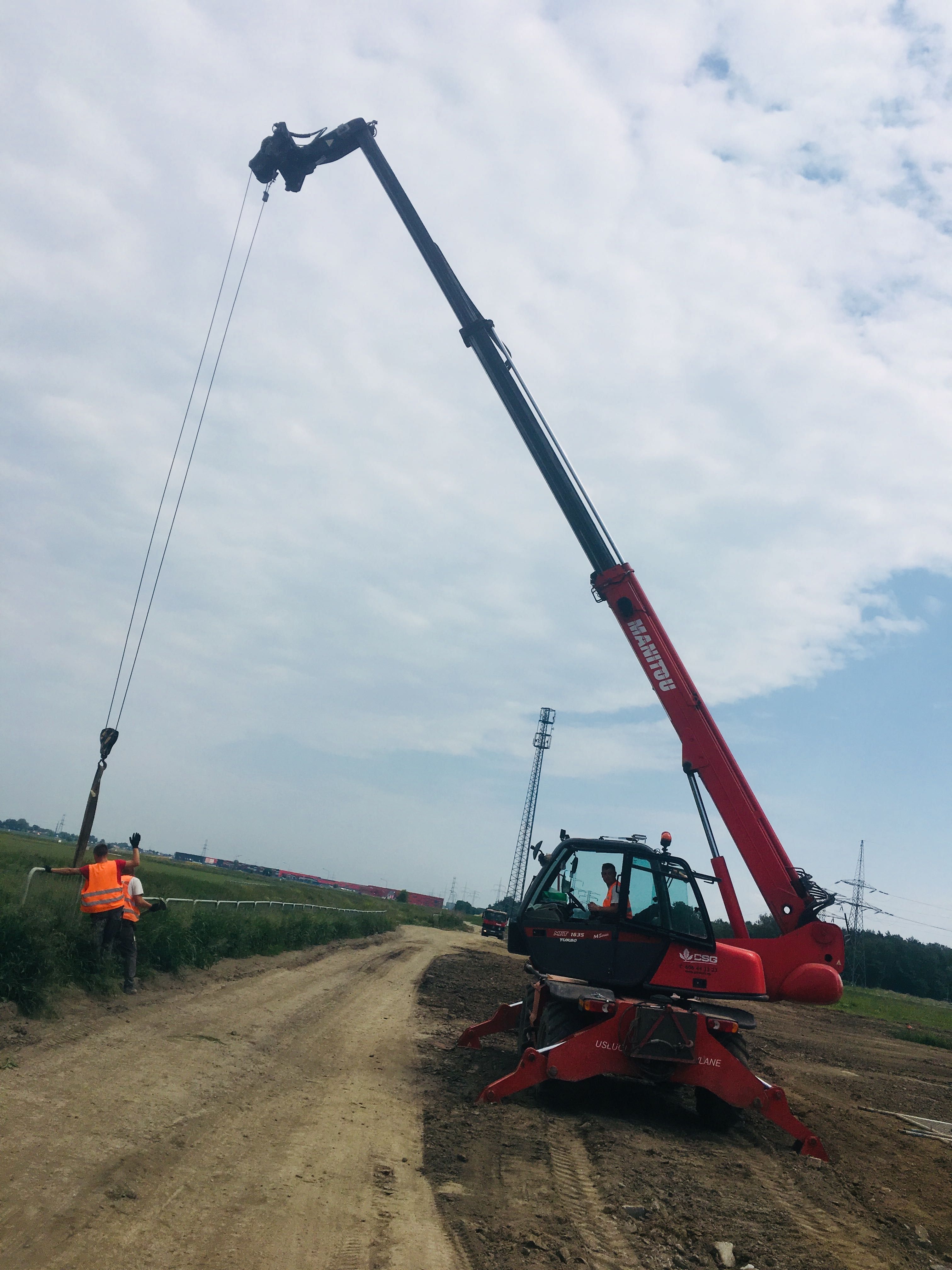 Wynajem ładowarek teleskopowych Manitou mrt Roto Merlo