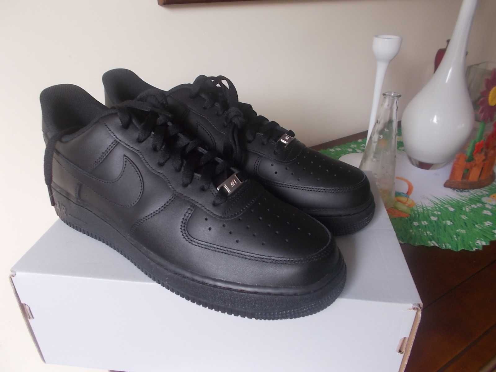 (r. 46- 30 cm) Nike Air Force 1 Low '07 Black Black CW2288,-001