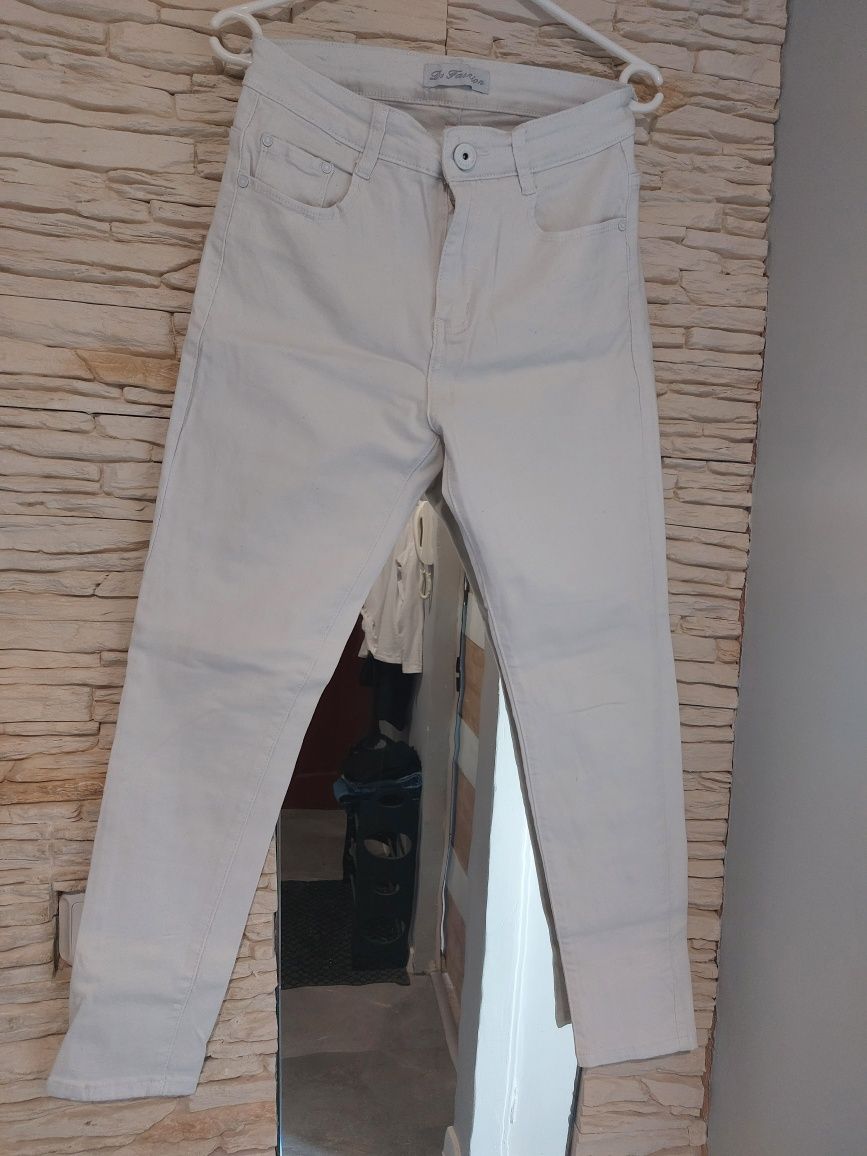 Białe jeansy Ds Fashion