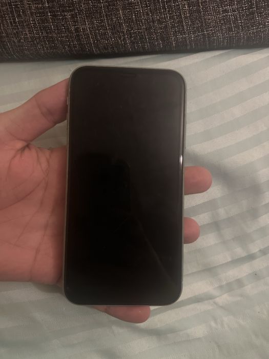 Айфон 11 в хорошем состоянии