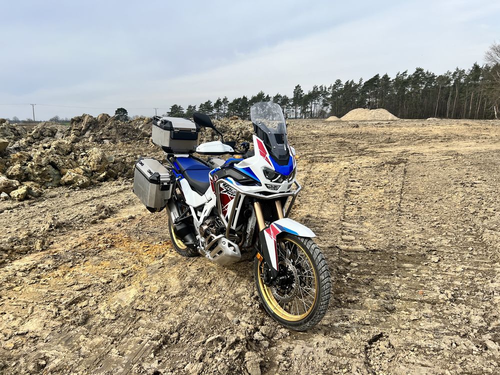 Wynajem motocykla Honda Africa Twin 2022r. CRF1100 automat Poznań