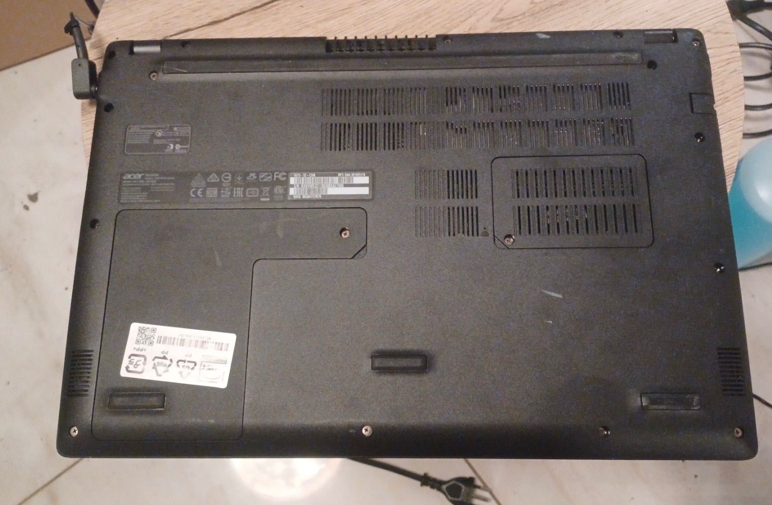 ACER Aspire 3 A315-32-C34B 128 GB SSD + 1 TB HDD Bateria 6 godzin