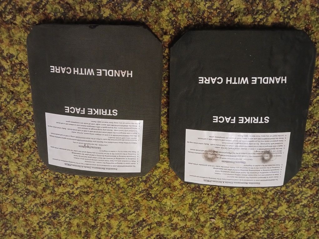 Плити 2 шт в відміному стані