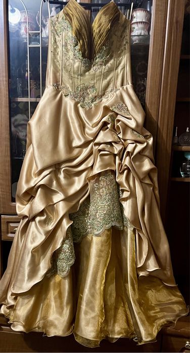 Продам выпускное платье