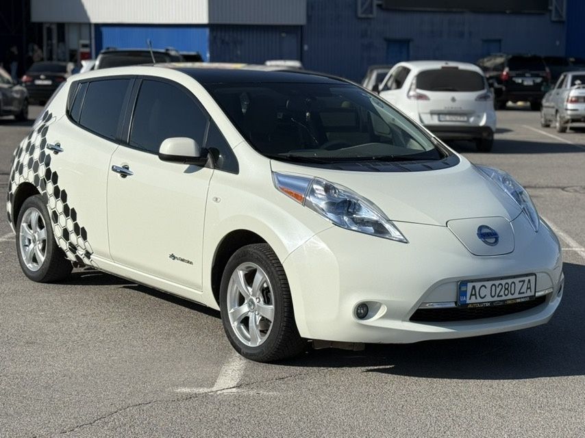 Продам Nissan Leaf 24 kWh
