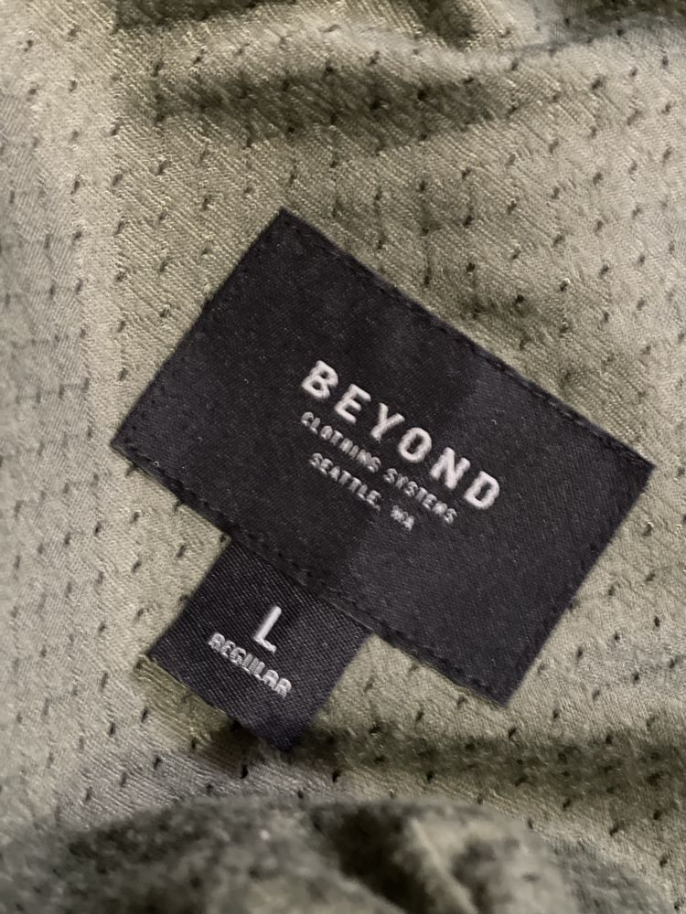 Куртка Beyond, розмір L