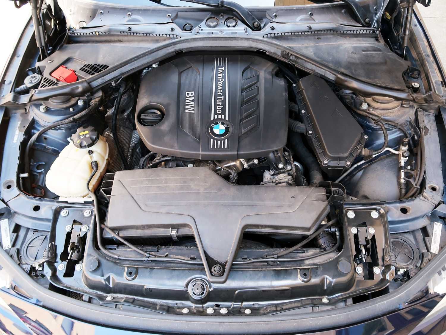 BMW 318d Line Modern, 1995cm3, 143cv, nacional, 2015