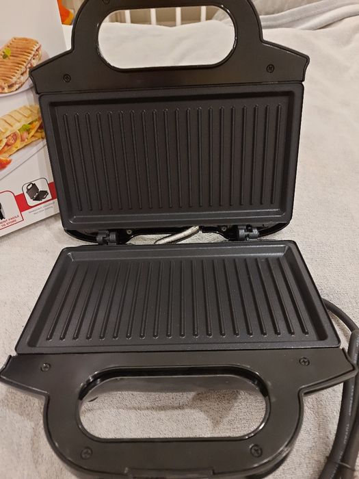 Бутербродниця Tefal ULTRACOMPACT
Бутербродниця Tefal ULTR