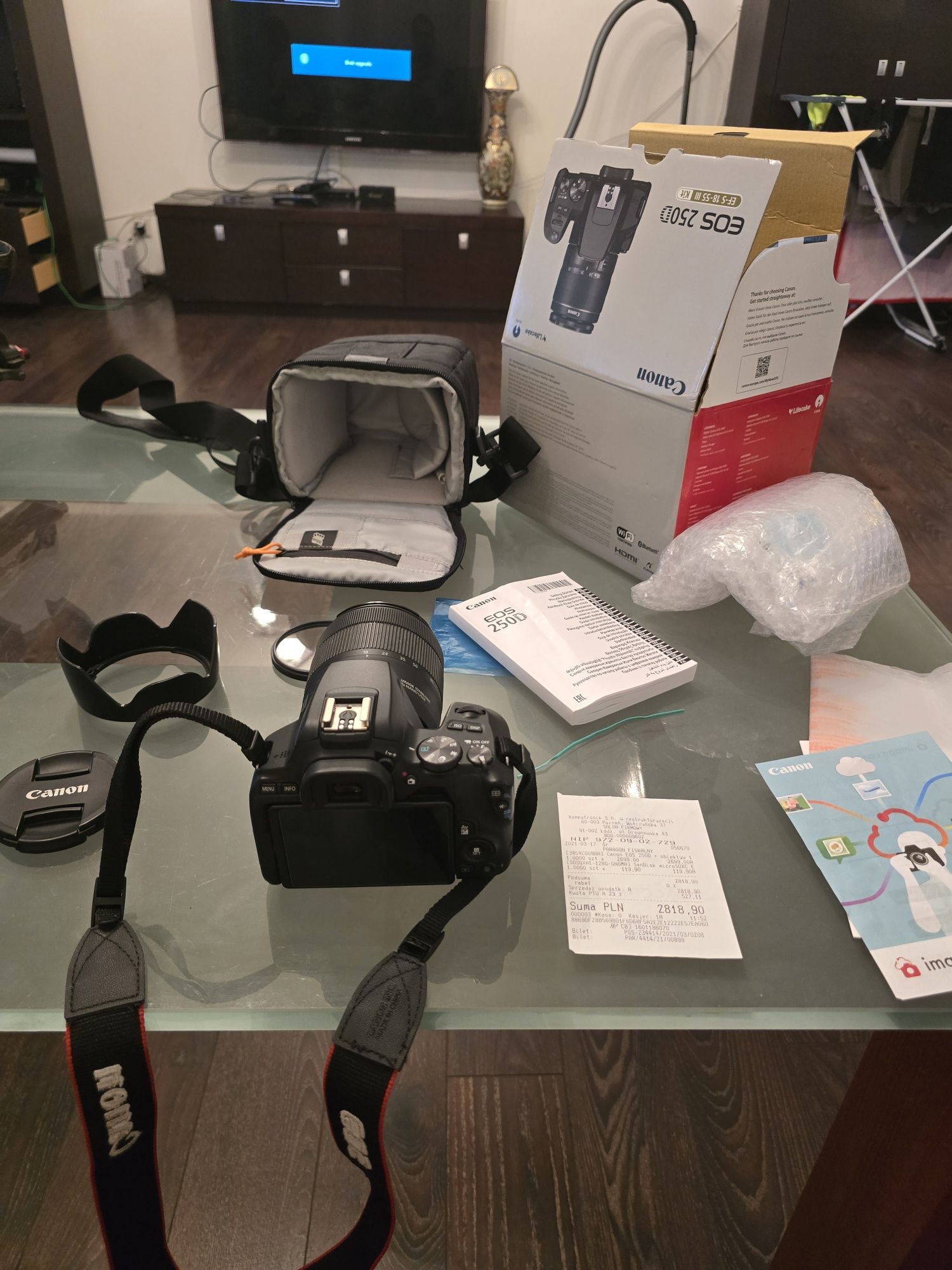 Canon 250d + Canon efs 18-135mm nano usm Statyw velbon Light Max 1