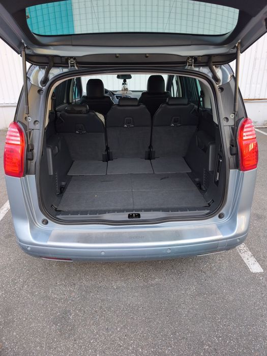 Продам Пежо 5008  2011г. после ДТП.