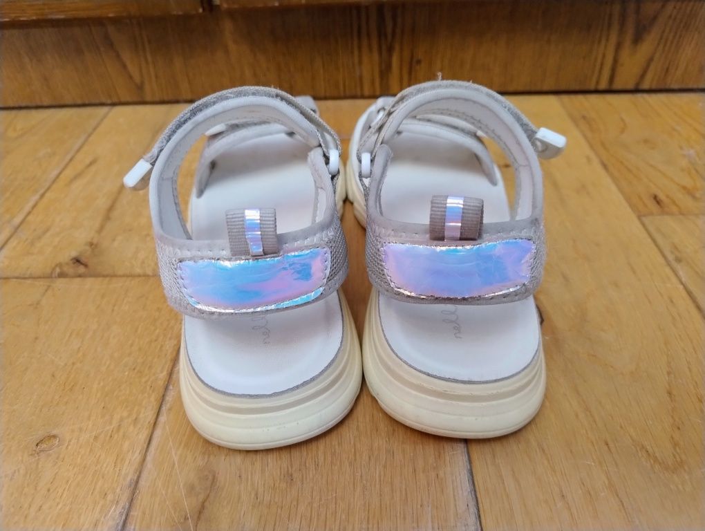 Sandały białe na rzepy Nelli blu 36