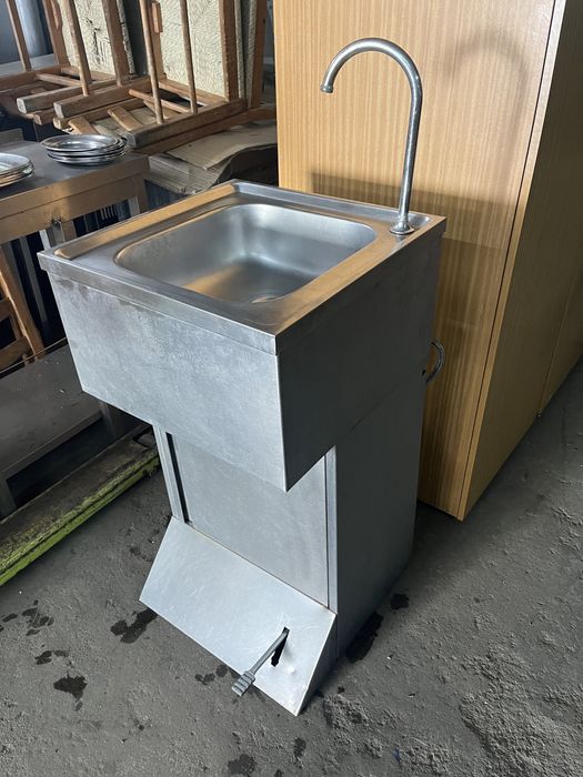 Pio em inox de Pedal com armario 50cm x 50cm