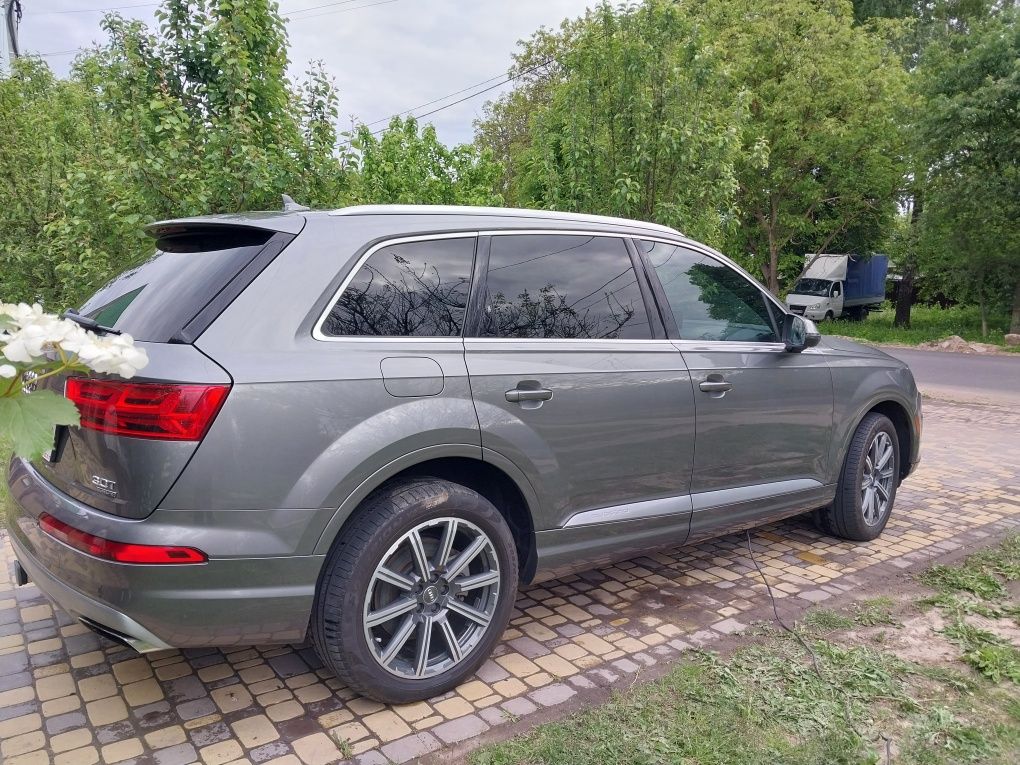 Продам в отличном состоянииAudi q7