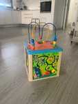 Cubo atividade para bebé