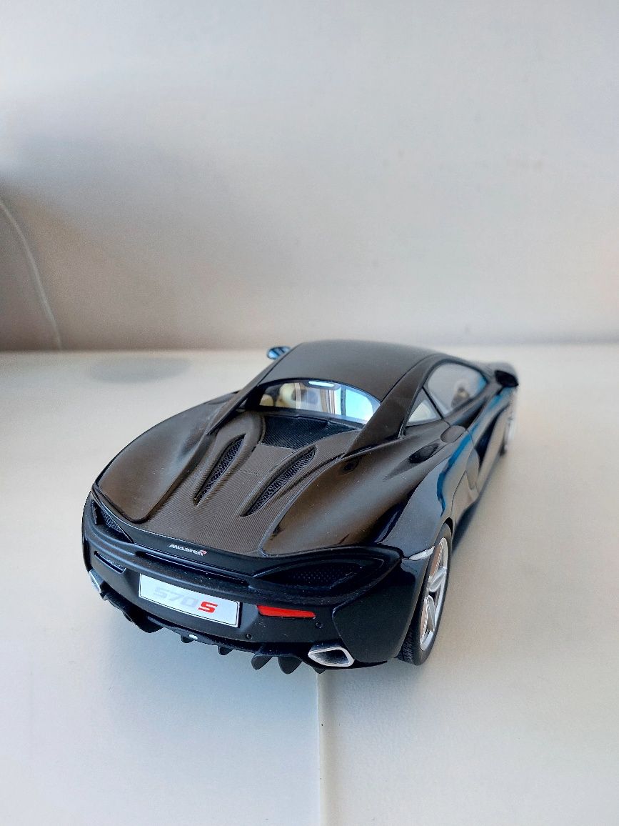 McLaren 570S 1/18