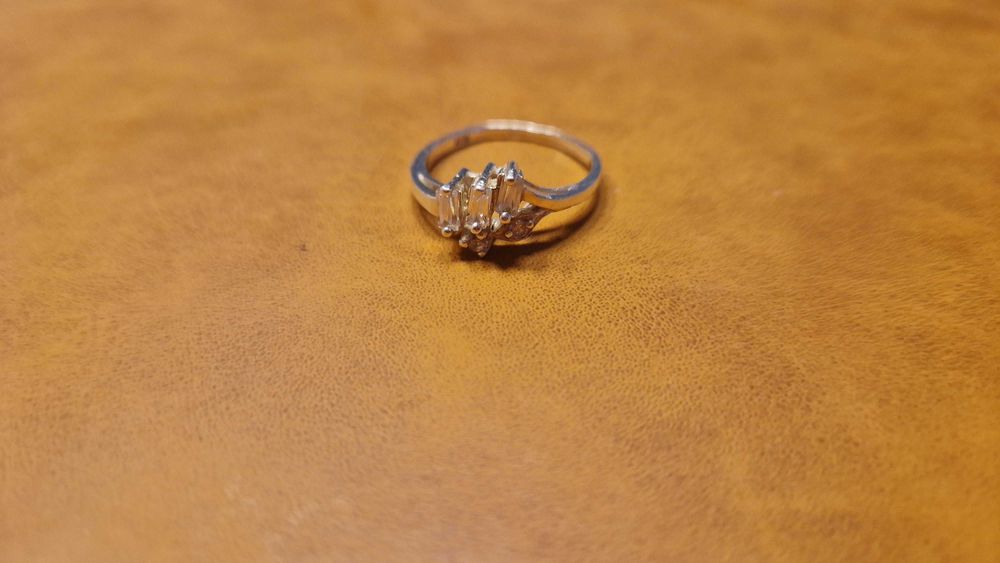 Pierścionek srebrny 925.