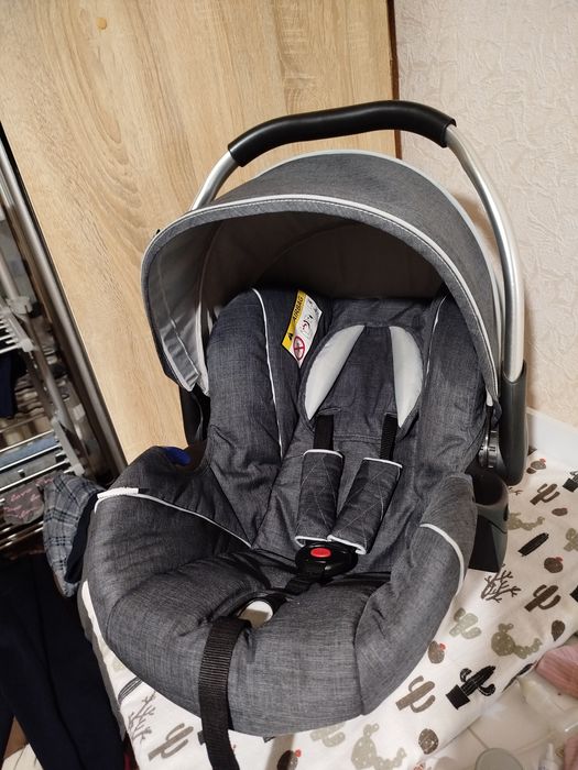 Продам автокрісло 0+