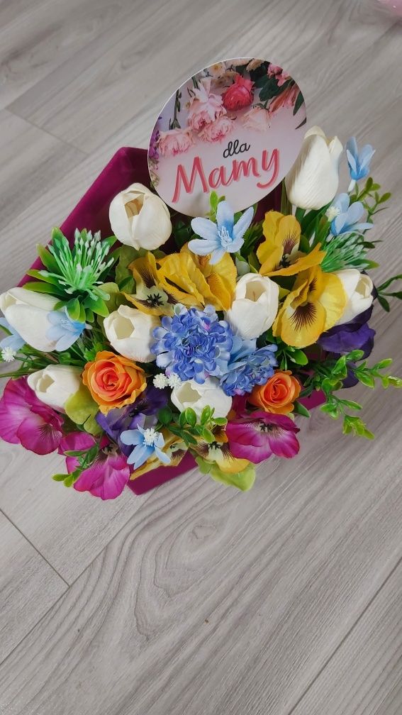 Flowerbox koperta z kwiatami na Dzień Mamy prezent