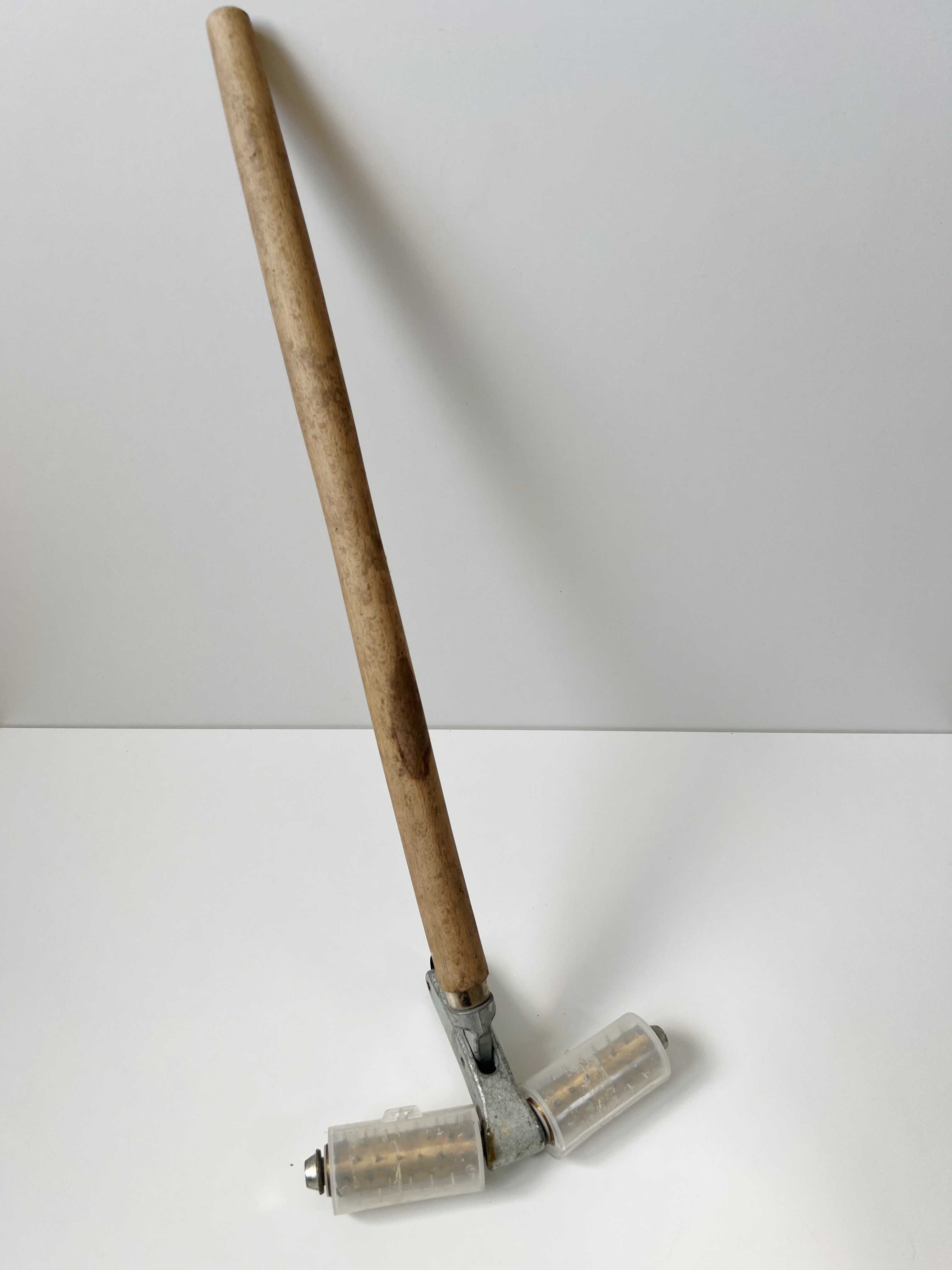 Wałek do perforacji tapet FRIEES wałek kolczasty/ perforator z kolcami
