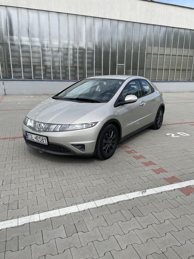 Honda Civic VIII ufo 1.8 i-vtec